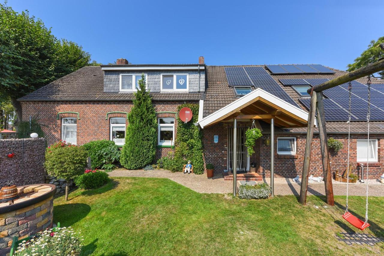 Ferienwohnungen Im Landhaus Oldenhof Stedesdorf Luaran gambar